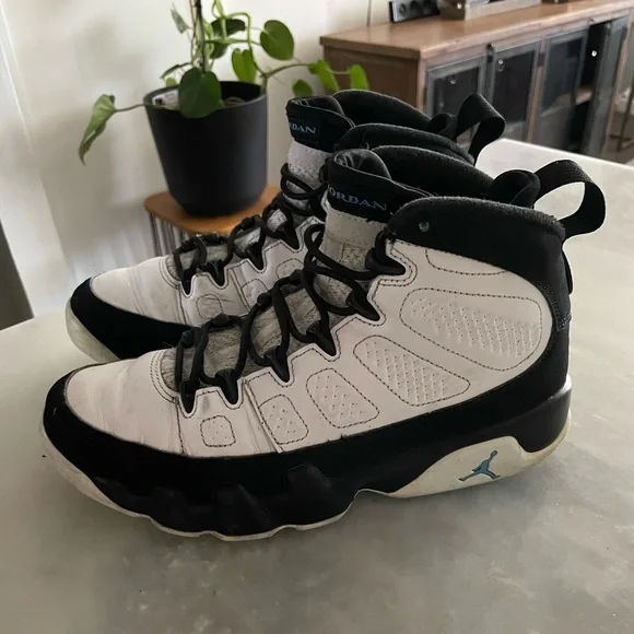 Jordan | Shoes | Nike Air Jordan 9 Retro Gs University Black  display picture 3